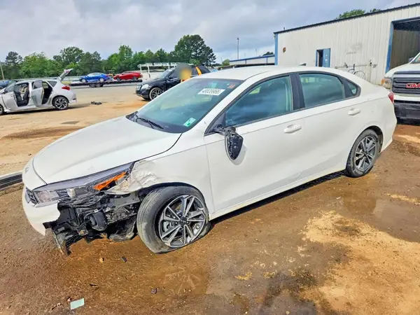 3KPF24AD7RE779690 2024 KIA FORTE - Image 1