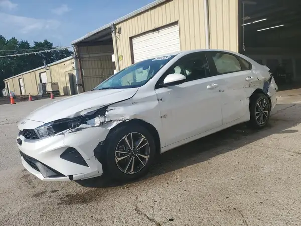 3KPF24AD7RE779849 2024 KIA FORTE - Image 1