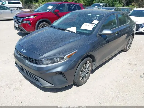 3KPF24AD7RE780631 2024 KIA FORTE - Image 2