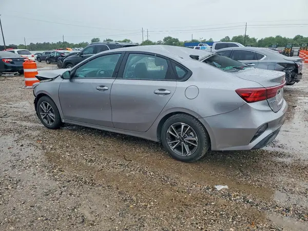 3KPF24AD7RE780841 2024 KIA FORTE - Image 2