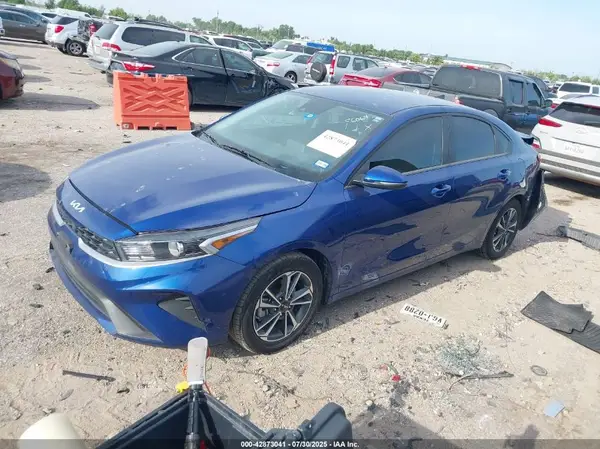 3KPF24AD7RE781505 2024 KIA FORTE - Image 2