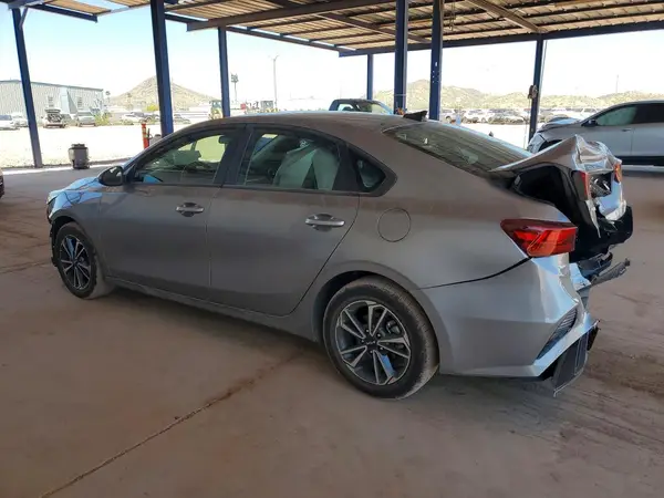 3KPF24AD7RE784372 2024 KIA FORTE - Image 2