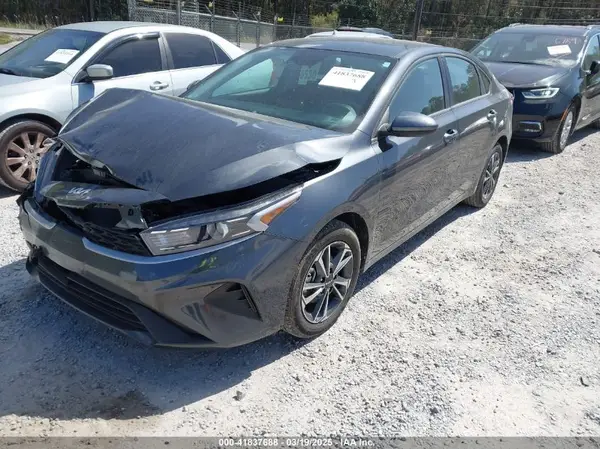 3KPF24AD7RE785604 2024 KIA FORTE - Image 2