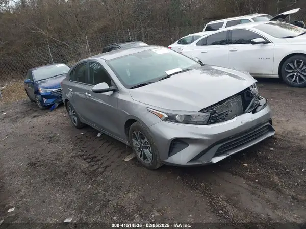3KPF24AD7RE786932 2024 KIA FORTE - Image 1