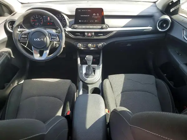 3KPF24AD7RE788647 2024 KIA FORTE - Image 8