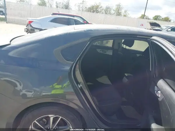 3KPF24AD7RE789815 2024 KIA FORTE - Image 8