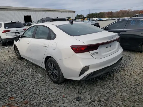 3KPF24AD7RE791466 2024 KIA FORTE - Image 2