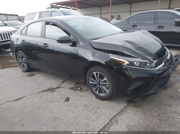 3KPF24AD7RE792391 2024 KIA FORTE - Image 1