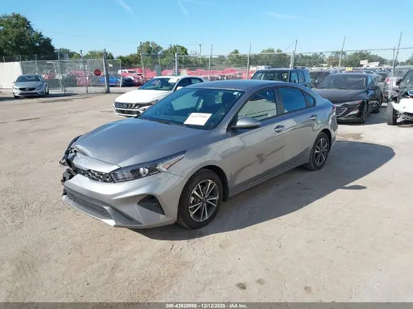 3KPF24AD7RE792682 2024 KIA FORTE - Image 2