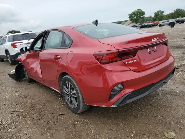 3KPF24AD7RE792861 2024 KIA FORTE - Image 2