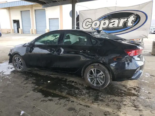 3KPF24AD7RE793279 2024 KIA FORTE - Image 2