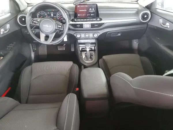 3KPF24AD7RE793279 2024 KIA FORTE - Image 8