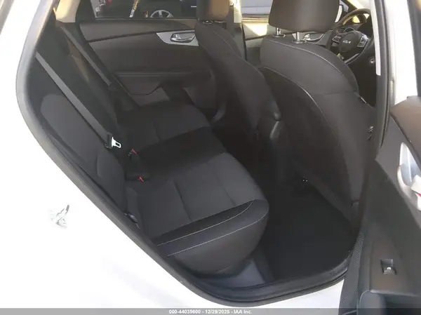 3KPF24AD7RE793329 2024 KIA FORTE - Image 8