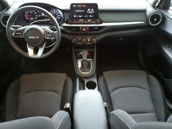 3KPF24AD7RE793377 2024 KIA FORTE - Image 8