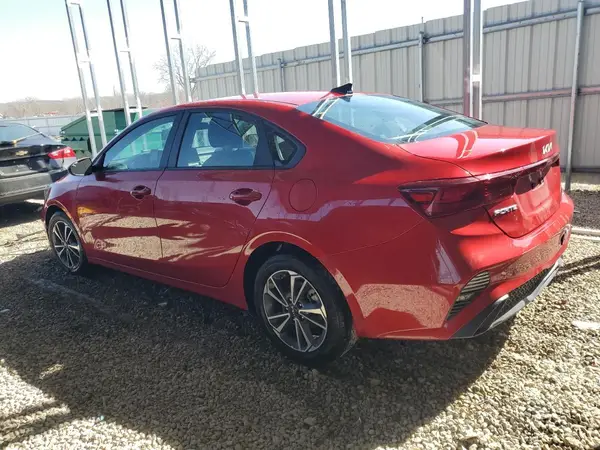 3KPF24AD7RE793816 2024 KIA FORTE - Image 2