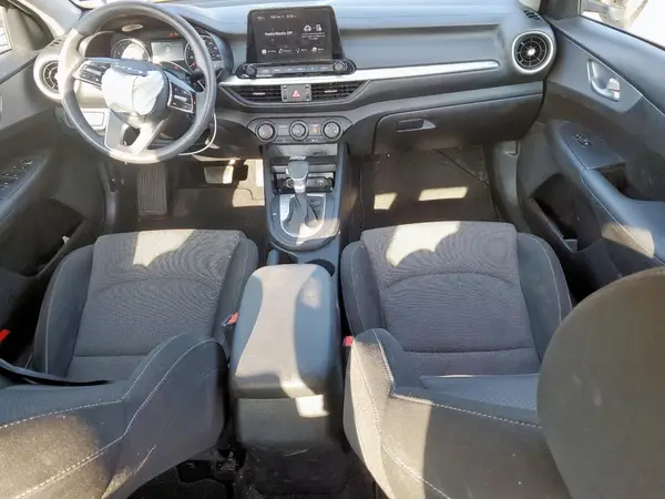 3KPF24AD7RE794299 2024 KIA FORTE - Image 8