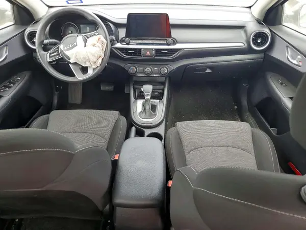 3KPF24AD7RE794738 2024 KIA FORTE - Image 8