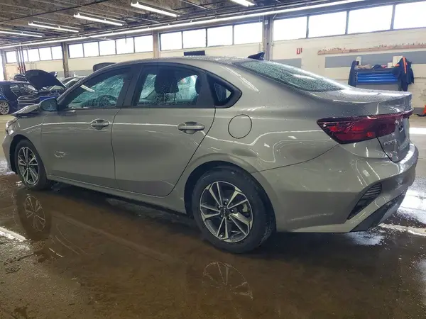 3KPF24AD7RE795047 2024 KIA FORTE - Image 2