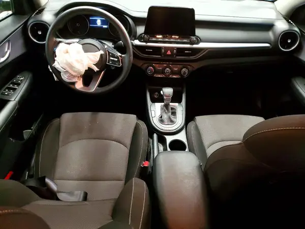 3KPF24AD7RE795081 2024 KIA FORTE - Image 8