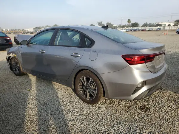 3KPF24AD7RE795145 2024 KIA FORTE - Image 2