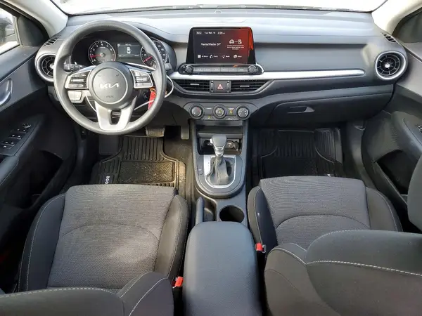 3KPF24AD7RE796067 2024 KIA FORTE - Image 8