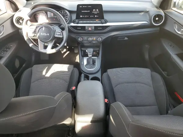 3KPF24AD7RE797039 2024 KIA FORTE - Image 8