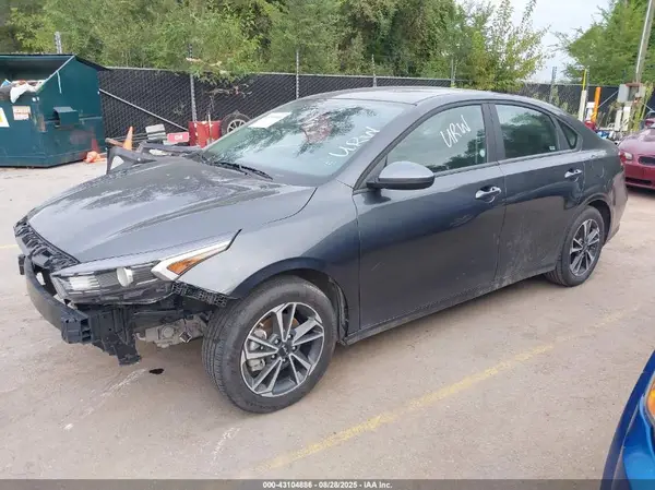 3KPF24AD7RE798871 2024 KIA FORTE - Image 2