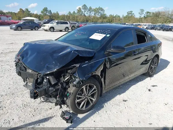 3KPF24AD7RE799275 2024 KIA FORTE - Image 2
