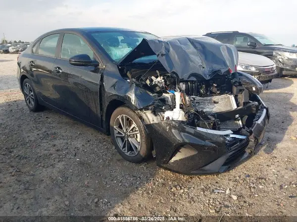 3KPF24AD7RE799390 2024 KIA FORTE - Image 1