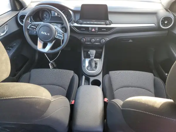 3KPF24AD7RE803440 2024 KIA FORTE - Image 8