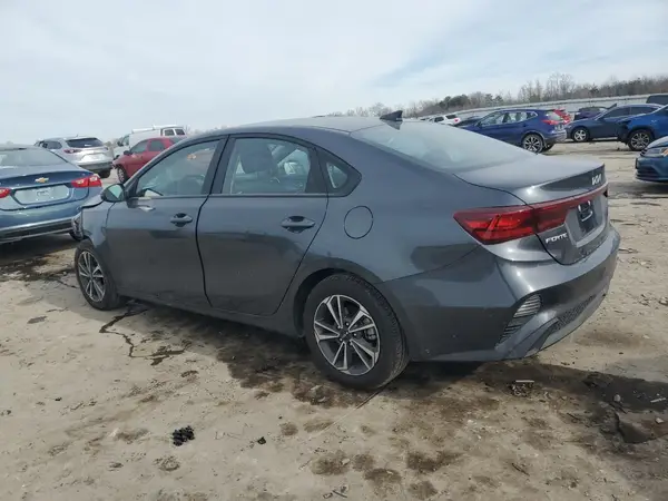 3KPF24AD7RE805818 2024 KIA FORTE - Image 2