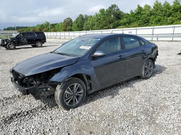 3KPF24AD7RE806824 2024 KIA FORTE - Image 1