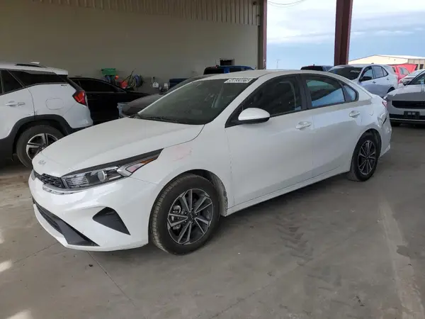 3KPF24AD7RE807410 2024 KIA FORTE - Image 1