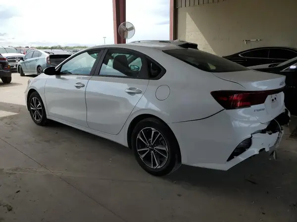 3KPF24AD7RE807410 2024 KIA FORTE - Image 2