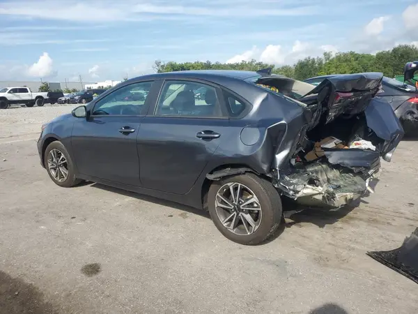 3KPF24AD7RE809402 2024 KIA FORTE - Image 2