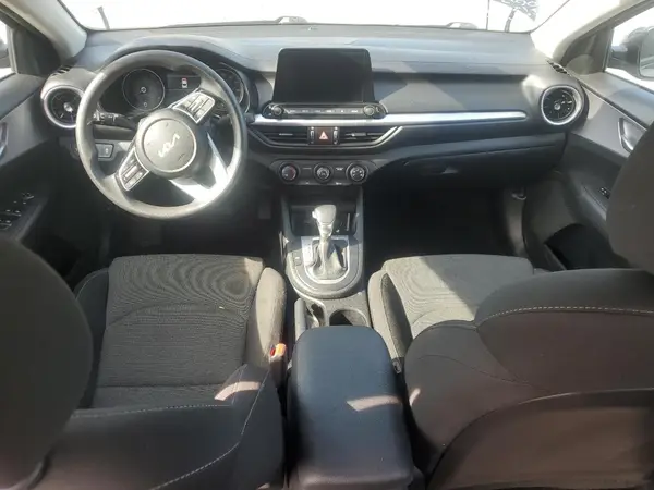 3KPF24AD7RE809402 2024 KIA FORTE - Image 8