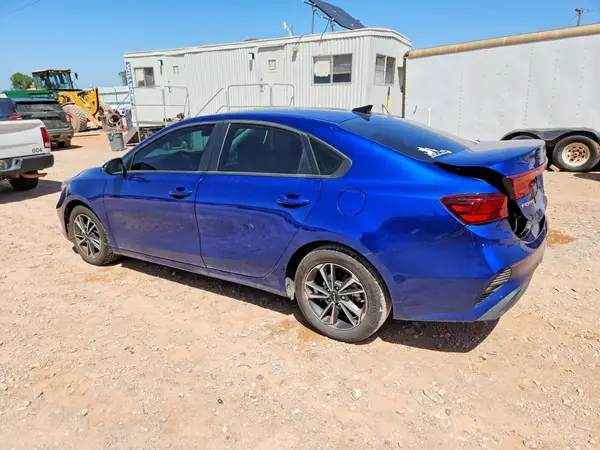 3KPF24AD7RE809853 2024 KIA FORTE - Image 2