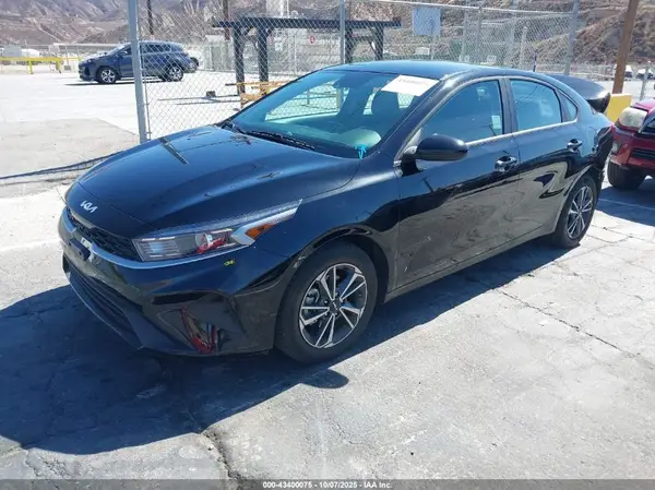 3KPF24AD7RE811263 2024 KIA FORTE - Image 2