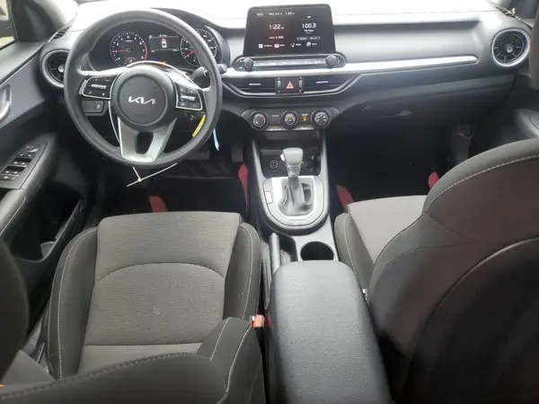 3KPF24AD7RE811375 2024 KIA FORTE - Image 8