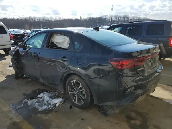 3KPF24AD7RE811845 2024 KIA FORTE - Image 2
