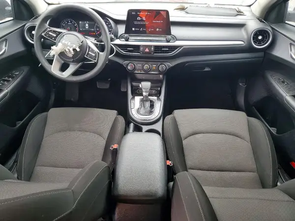 3KPF24AD7RE811943 2024 KIA FORTE - Image 8