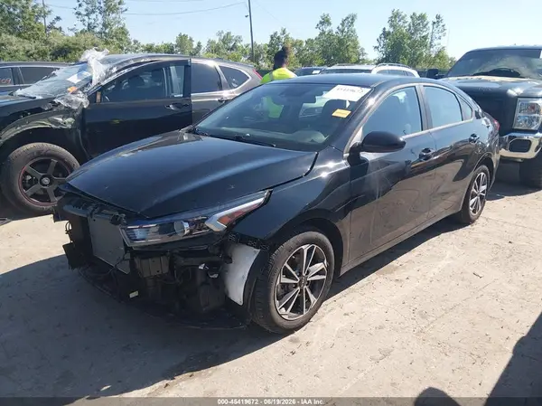 3KPF24AD7RE812218 2024 KIA FORTE - Image 2
