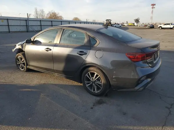 3KPF24AD7RE812476 2024 KIA FORTE - Image 2