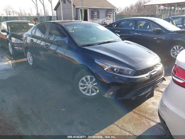 3KPF24AD7RE815216 2024 KIA FORTE - Image 1