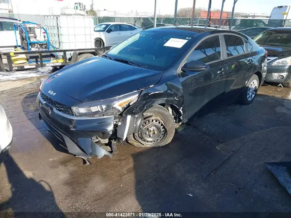 3KPF24AD7RE815216 2024 KIA FORTE - Image 2