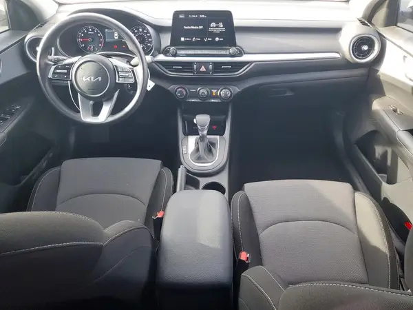 3KPF24AD7RE817015 2024 KIA FORTE - Image 8