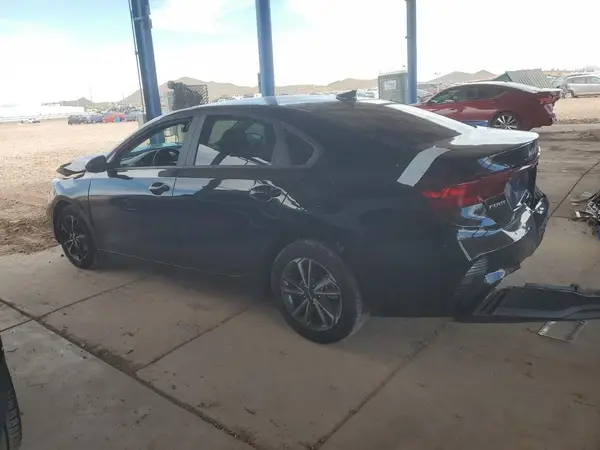 3KPF24AD7RE817516 2024 KIA FORTE - Image 2