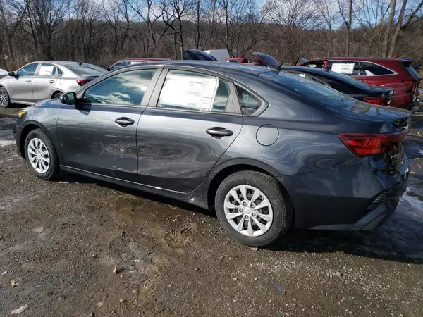 3KPF24AD7RE819976 2024 KIA FORTE - Image 2