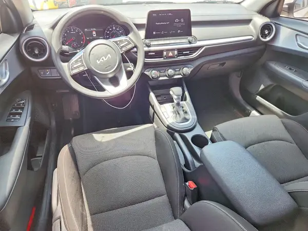 3KPF24AD7RE821498 2024 KIA FORTE - Image 8