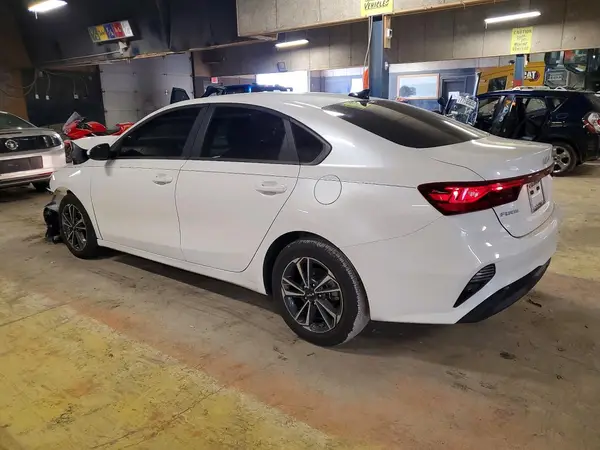 3KPF24AD7RE822621 2024 KIA FORTE - Image 2